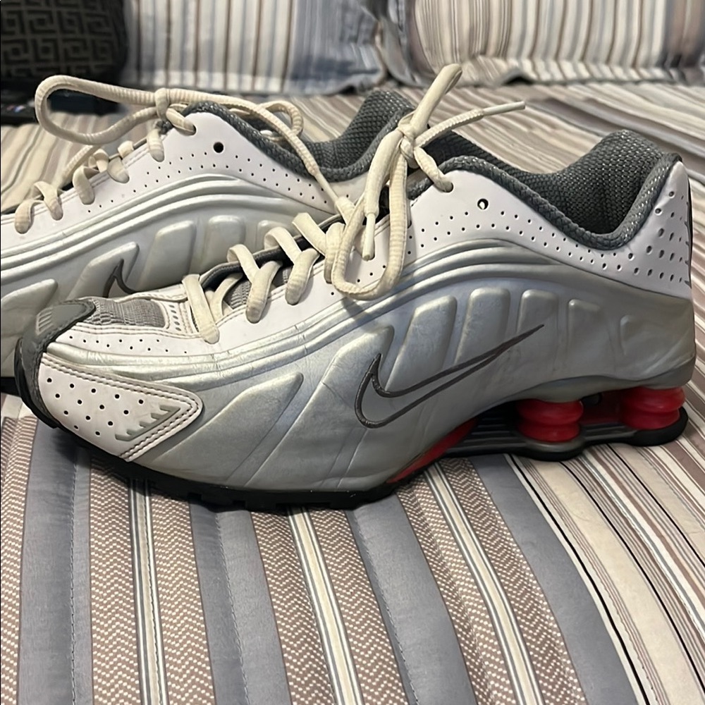 Nike SHOX Athletic Shoes - White and Gray